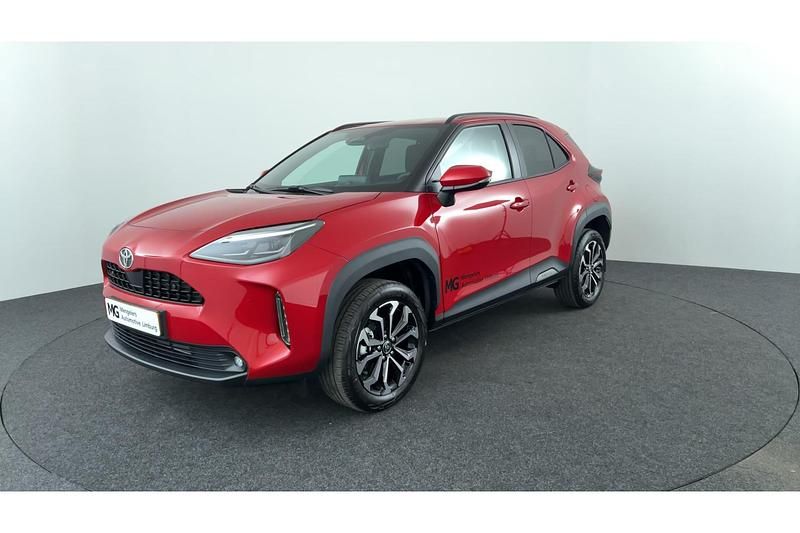 Rood Occasion 2025 Toyota Yaris Hybrid Edition SUV | € 35.950 (Duur) - Afbeelding 1/1
