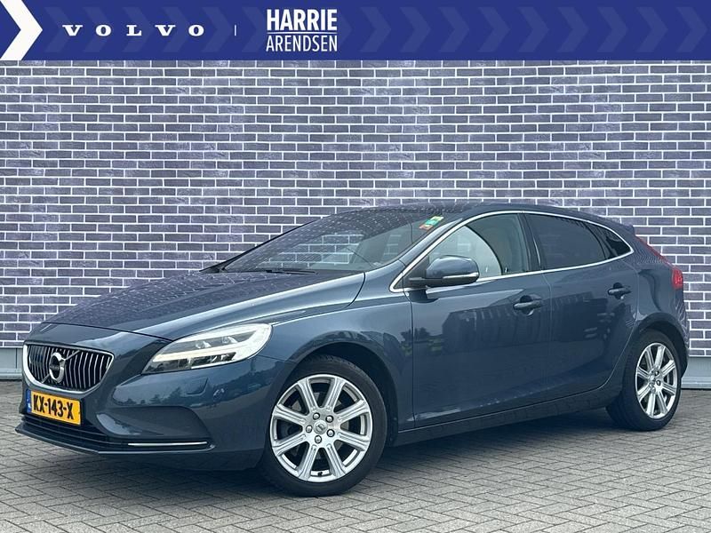Blauw Gebruikt 2017 Volvo V40 Stationwagen | € 15.694 (Duur) - Afbeelding 1/4
