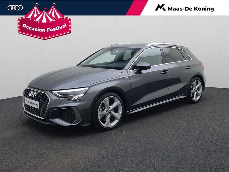 Grijs Gebruikt 2021 Audi A3 Sportback Edition .1 Hatchback | € 26.940 (Goede deal) - Afbeelding 1/4