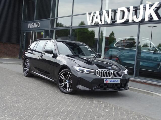 Zwart Gebruikt 2024 BMW 330 M Sport Stationwagen | € 48.850 (Eerlijke prijs) - Afbeelding 1/4