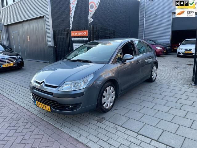 Grijs, metallic lak Gebruikt 2006 Citroën C4 Hatchback | € 999 (Iets duurder) - Afbeelding 1/4