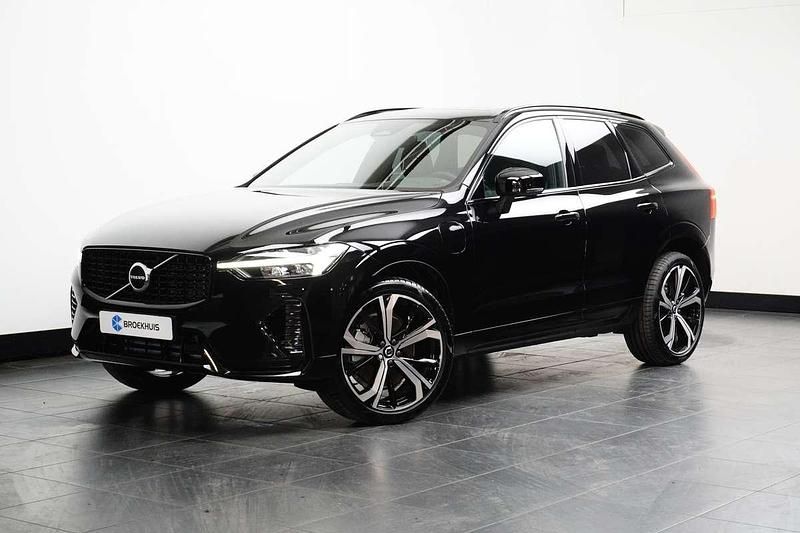 Zwart Nieuw 2024 Volvo XC60 Plus SUV | € 59.900 - Afbeelding 1/4