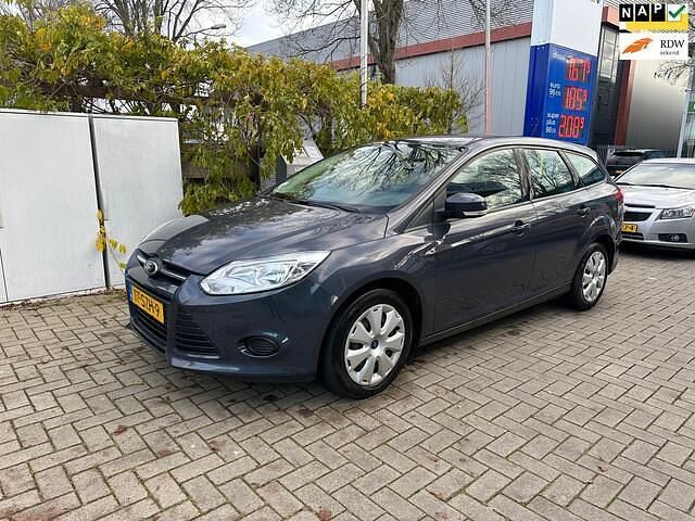 Grijs Gebruikt 2012 Ford Focus Trend Stationwagen | € 2.750 (Eerlijke prijs) - Afbeelding 1/4