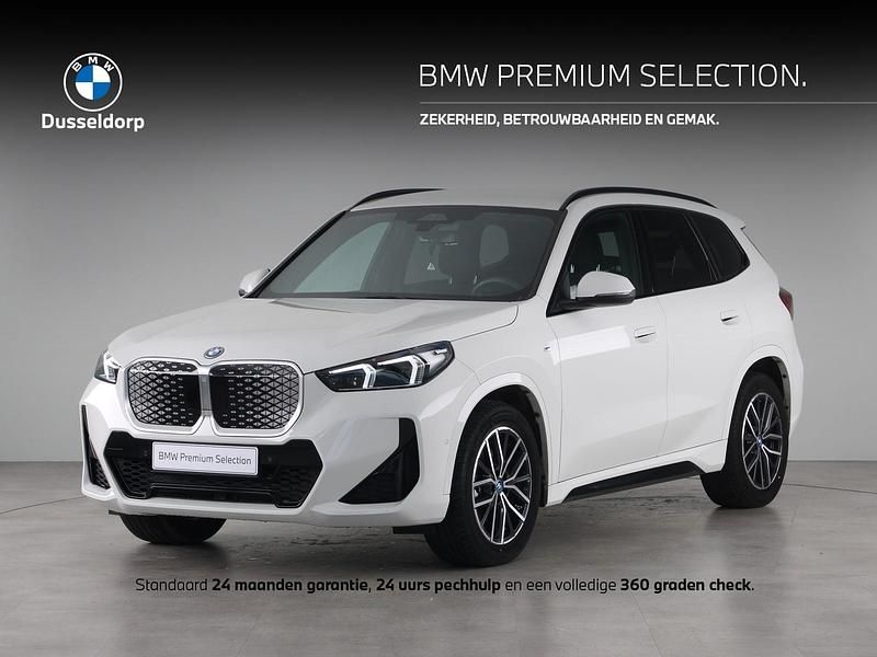 Wit Occasion 2025 BMW iX1 Comfort Edition SUV | € 41.950 (Super prijs) - Afbeelding 1/4
