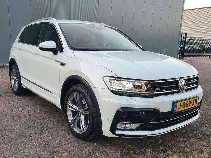 Wit Gebruikt 2017 VW Tiguan R-line SUV | € 16.900 - Afbeelding 1/4
