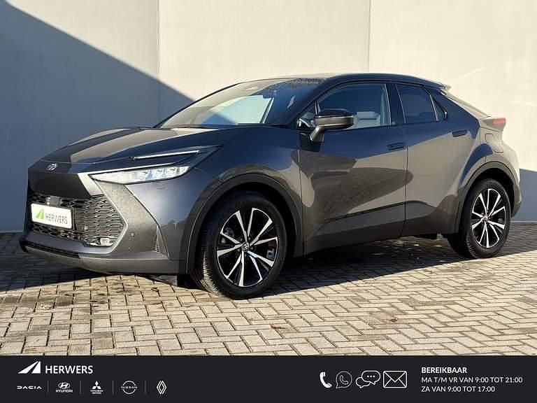 Grijs Gebruikt 2025 Toyota C-HR SUV | € 31.885 (Iets duurder) - Afbeelding 1/3