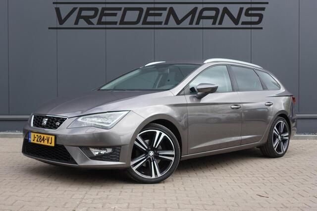 Grijs Gebruikt 2013 Seat Leon ST Business Stationwagen | € 7.950 (Eerlijke prijs) - Afbeelding 1/4