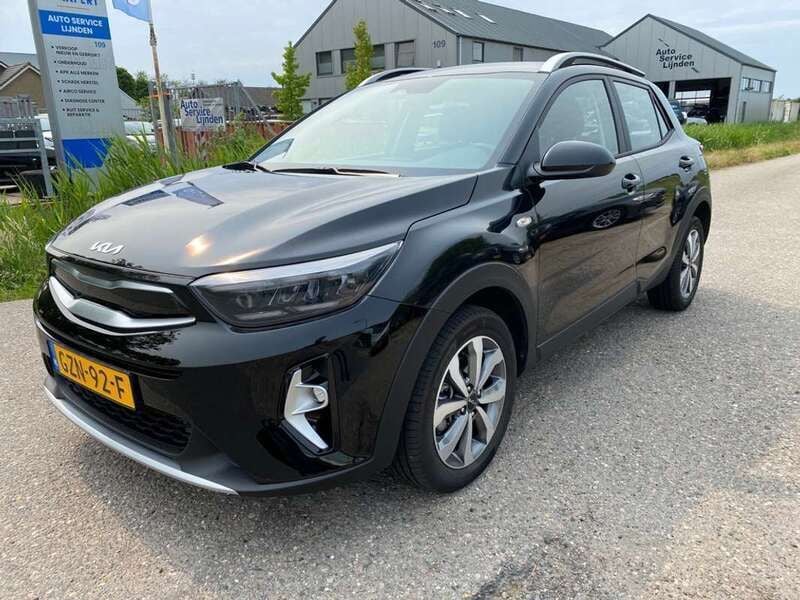 Zwart Gebruikt 2025 Kia Stonic SUV | € 22.500 (Eerlijke prijs) - Afbeelding 1/4