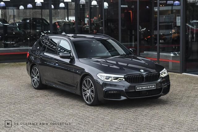 Grijs Occasion 2020 BMW 540 M Sport Stationwagen | € 44.950 (Eerlijke prijs) - Afbeelding 1/4