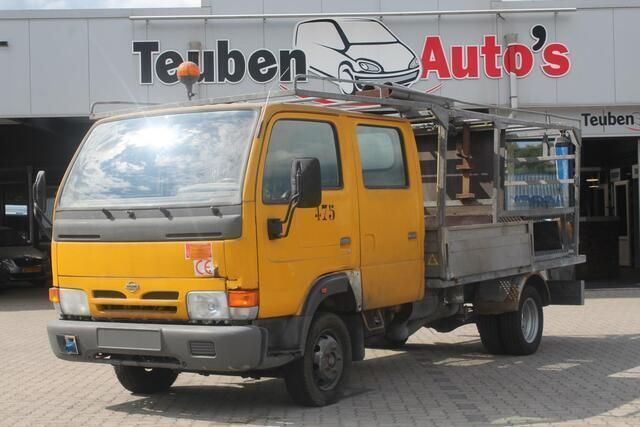 Geel Gebruikt 1999 Nissan Cabstar Pickup | € 3.985 - Afbeelding 1/4