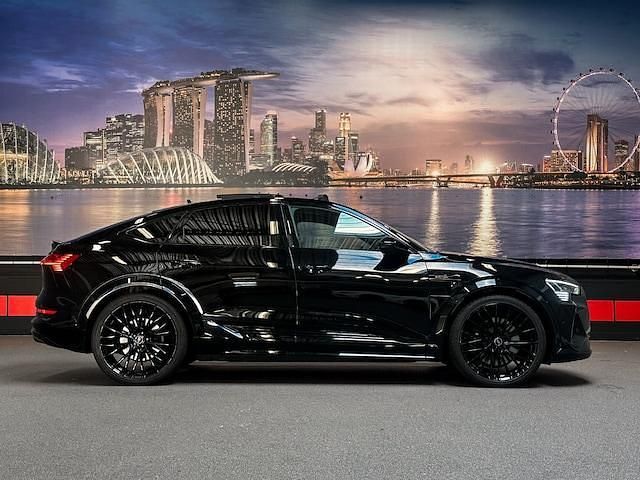 Occasion Audi e-tron Sportback S-Line 369 kW (503 PK) 2022 Zwart (metallic) SUV