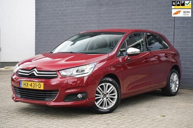 Rood Gebruikt 2016 Citroën C4 Feel Hatchback | € 7.999 (Eerlijke prijs) - Afbeelding 1/4