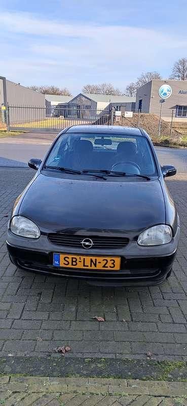 Occasion Opel Corsa 60 PK (44 kW) 1997 Zwart Hatchback
