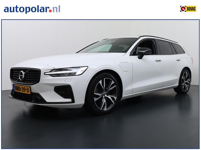 Wit Occasion 2022 Volvo V60 R-Design Stationwagen | € 31.750 (Goede deal) - Afbeelding 1/4
