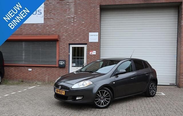 Grijs Gebruikt 2009 Fiat Bravo Sport Hatchback | € 2.999 (Eerlijke prijs) - Afbeelding 1/4