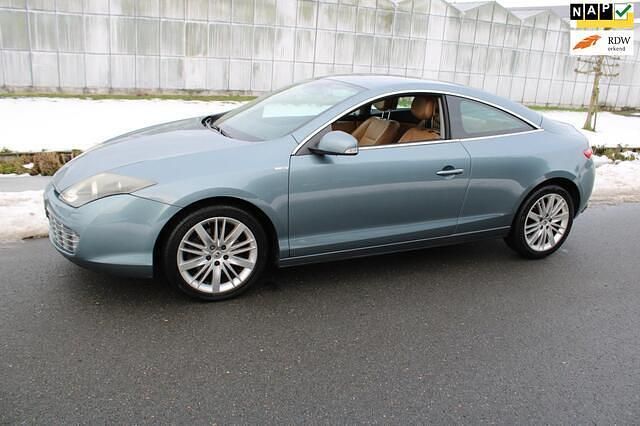 Blauw (metallic) Gebruikt 2009 Renault Laguna Coupé GT Coupé | € 7.950 - Afbeelding 1/4
