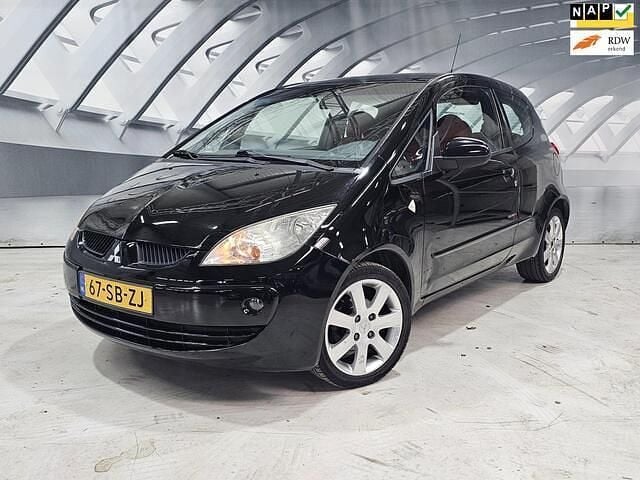 Zwart Gebruikt 2005 Mitsubishi Colt Hatchback | € 1.799 (Eerlijke prijs) - Afbeelding 1/4
