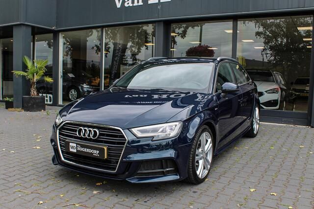 Blauw, metallic lak Gebruikt 2020 Audi A3 Sportback S-Line Hatchback | € 22.999 (Super prijs) - Afbeelding 1/4