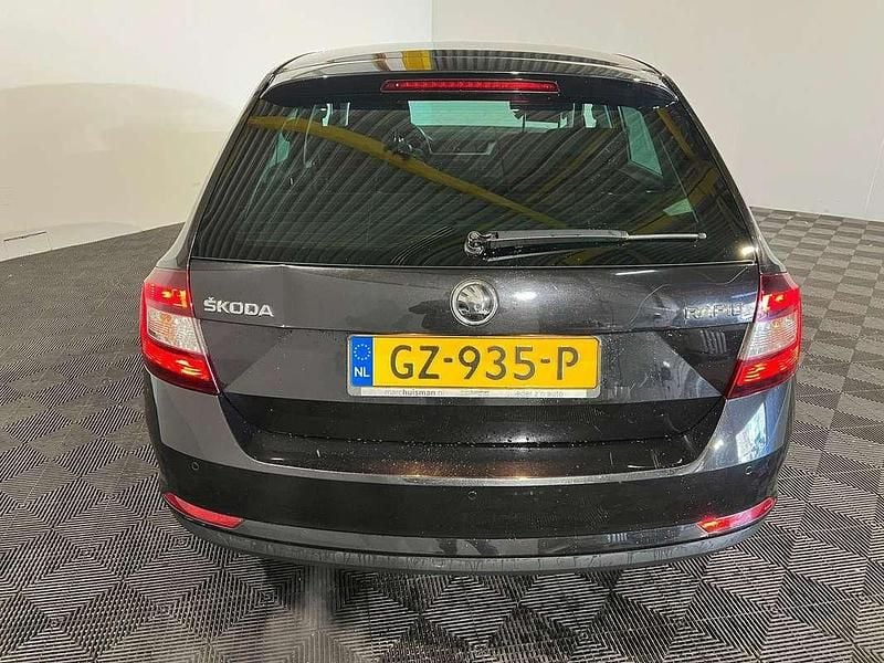 Occasion Skoda Rapid 90 PK (66 kW) 2015 Zwart (parellak) Hatchback