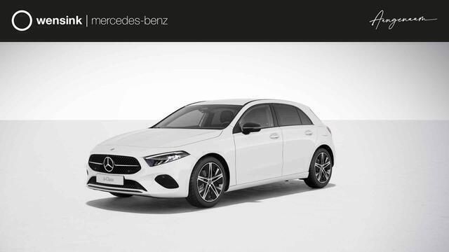 Wit Nieuw 2025 Mercedes A180 Luxury Hatchback | € 44.418 (Iets duurder) - Afbeelding 1/4