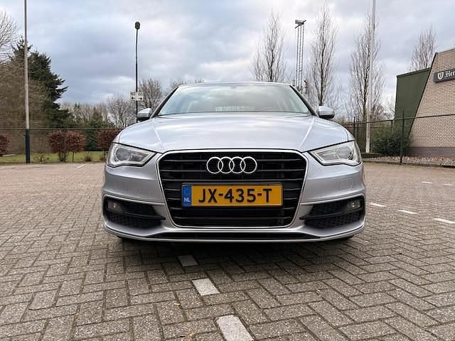 Occasion Audi A3 Sportback Sport 2017 Grijs (metallic) Hatchback