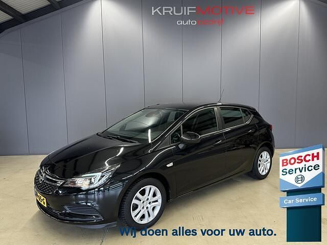 Zwart Gebruikt 2016 Opel Astra Business Hatchback | € 9.995 (Eerlijke prijs) - Afbeelding 1/4