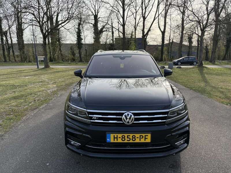 Zwart Gebruikt 2020 VW Tiguan R SUV | € 32.750 (Iets duurder) - Afbeelding 1/4