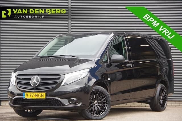 Zwart Gebruikt 2021 Mercedes Vito MPV | € 33.900 - Afbeelding 1/4