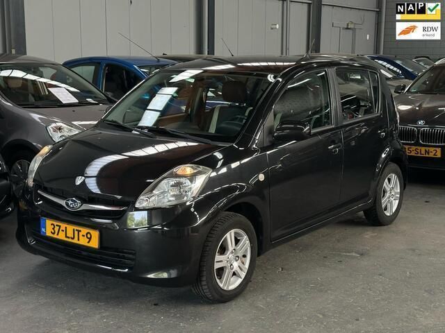Zwart Gebruikt 2010 Subaru Justy Hatchback | € 1.499 (Eerlijke prijs) - Afbeelding 1/4
