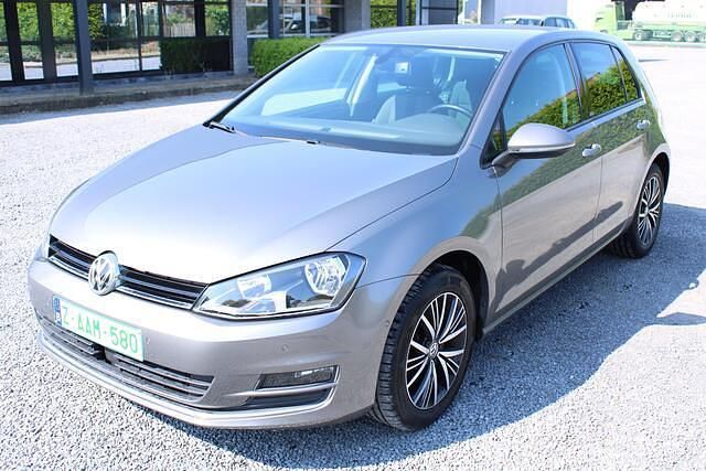 Grijs Gebruikt 2016 VW Golf Sedan | € 12.950 (Eerlijke prijs) - Afbeelding 1/4