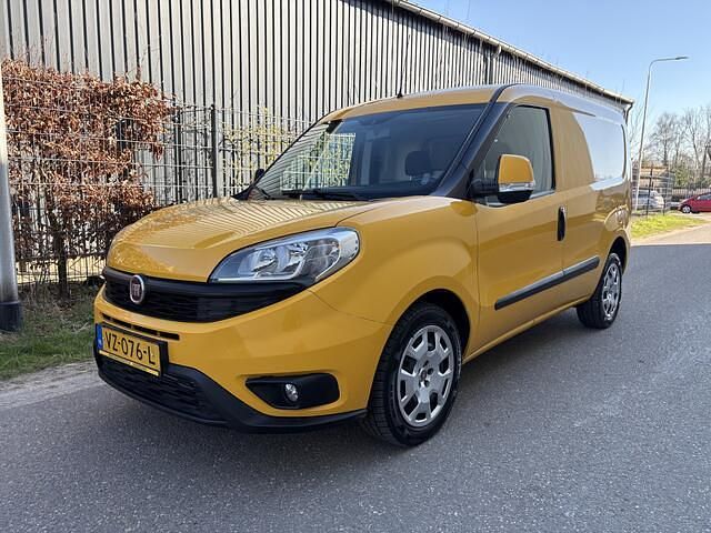 Geel Gebruikt 2016 Fiat Doblò MPV | € 6.750 - Afbeelding 1/4