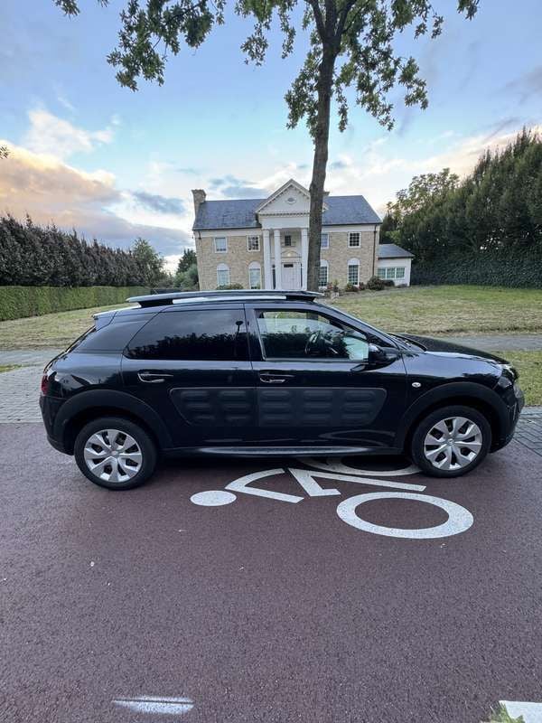 Zwart Gebruikt 2015 Citroën C4 Cactus Business Class Hatchback | € 6.000 (Eerlijke prijs) - Afbeelding 1/4
