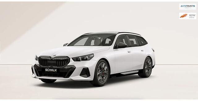 Wit Occasion 2025 BMW 520 M Sport Stationwagen | € 58.950 (Super prijs) - Afbeelding 1/4
