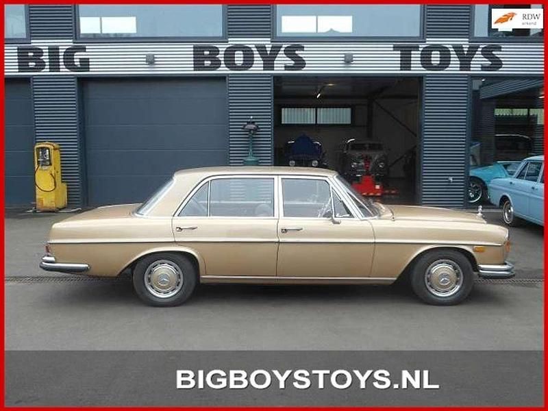 Bruin Gebruikt 1970 Mercedes 300 Sedan | € 37.900 - Afbeelding 1/4