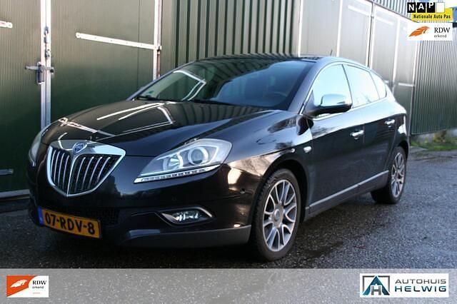 Zwart Gebruikt 2011 Lancia Delta Hatchback | € 1.950 (Goede deal) - Afbeelding 1/4