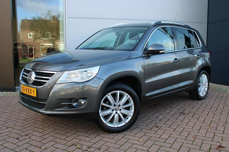 Grijs Gebruikt 2011 VW Tiguan Sport SUV | € 9.500 (Eerlijke prijs) - Afbeelding 1/4