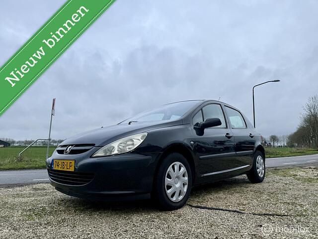 Zwart Occasion 2002 Peugeot 307 Hatchback | € 1.495 (Eerlijke prijs) - Afbeelding 1/4