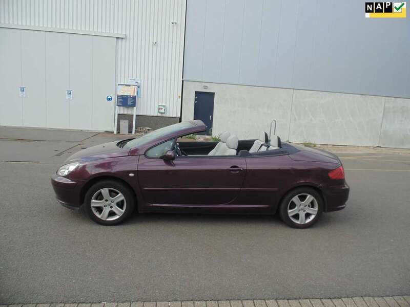 Paars Gebruikt 2005 Peugeot 307 CC Cabriolet | € 2.799 (Goede deal) - Afbeelding 1/4