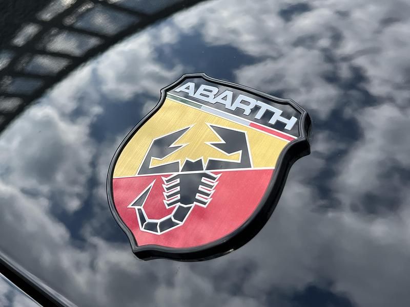 Occasion Abarth 600e Turismo 177 kW (241 PK) 2025 Zwart SUV