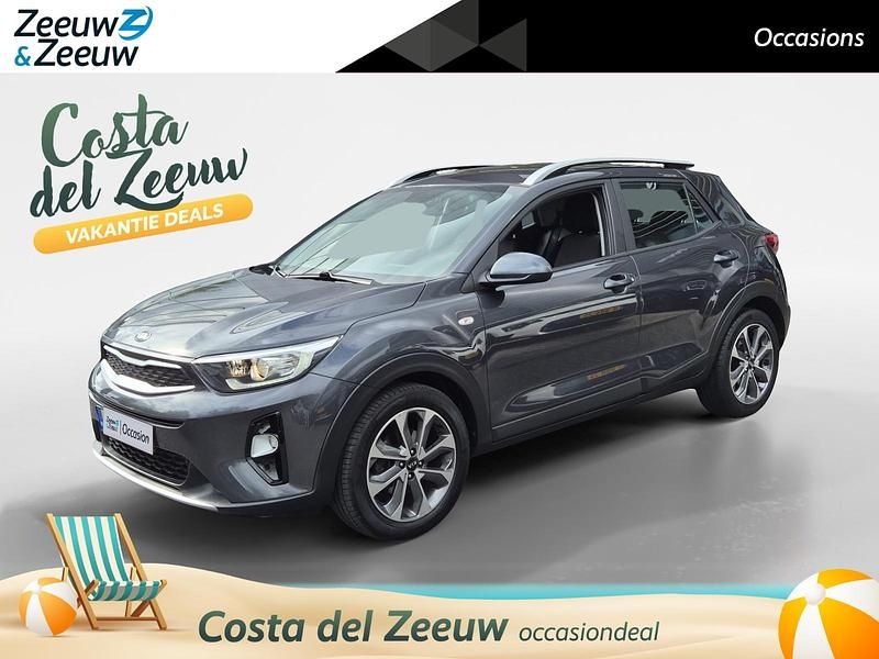 Grijs Gebruikt 2020 Kia Stonic SUV | € 15.445 (Eerlijke prijs) - Afbeelding 1/4