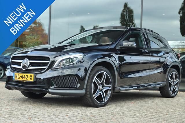 Zwart Gebruikt 2016 Mercedes GLA200 Prestige SUV | € 18.900 (Eerlijke prijs) - Afbeelding 1/4