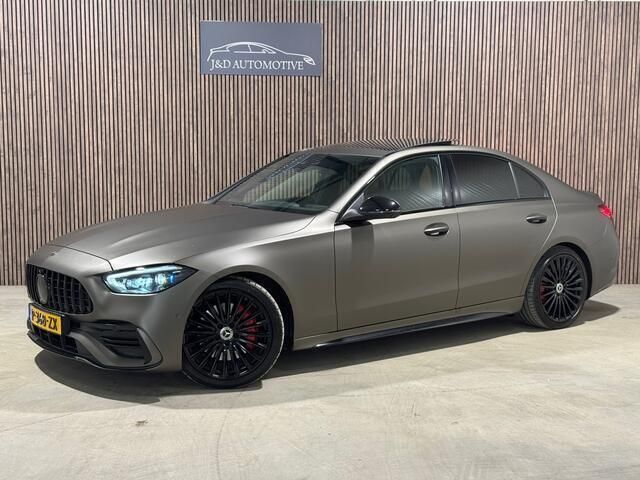 Zwart Gebruikt 2022 Mercedes C300 AMG line Sedan | € 49.900 (Iets duurder) - Afbeelding 1/4