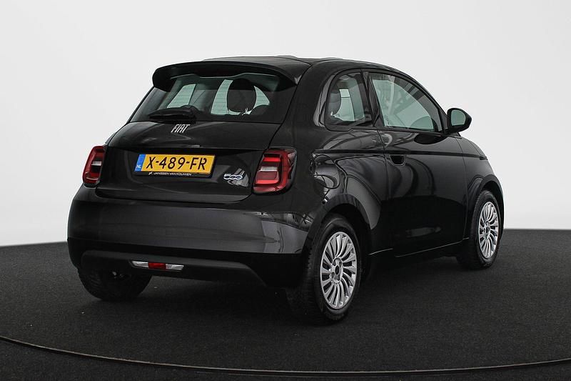 Occasion Fiat 500e Urban 11 kW (15 PK) 2023 Zwart Hatchback