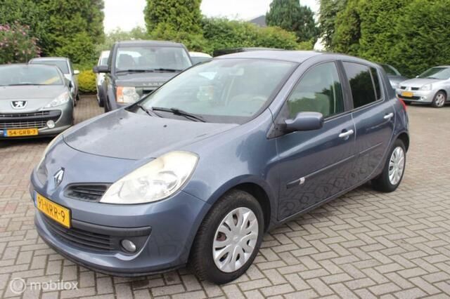 Blauw Gebruikt 2005 Renault Clio II Hatchback | € 2.250 (Iets duurder) - Afbeelding 1/4