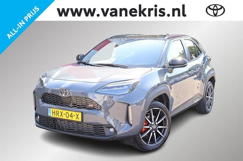 Grijs Gebruikt 2025 Toyota Yaris Cross Sport SUV | € 37.998 - Afbeelding 1/4