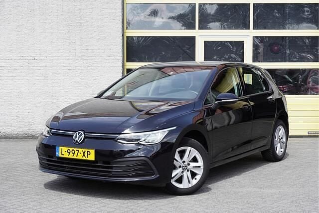 Zwart Gebruikt 2021 VW Golf VIII Life Hatchback | € 15.950 (Goede deal) - Afbeelding 1/4