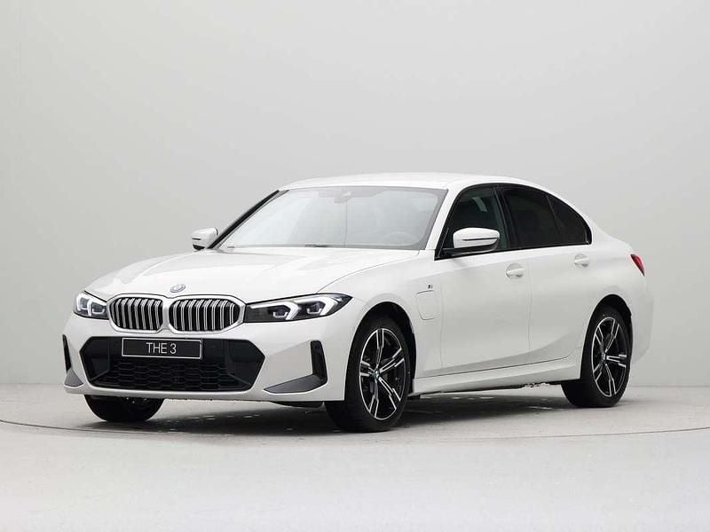 Wit Gebruikt 2025 BMW 330e Shadowline Sedan | € 62.702 (Duur) - Afbeelding 1/4