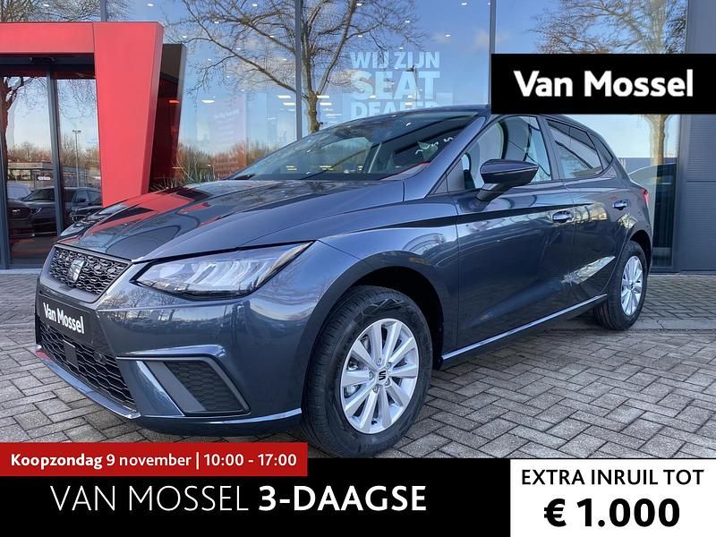 Grijs Gebruikt 2024 Seat Ibiza Business Hatchback | € 24.944 (Duur) - Afbeelding 1/4