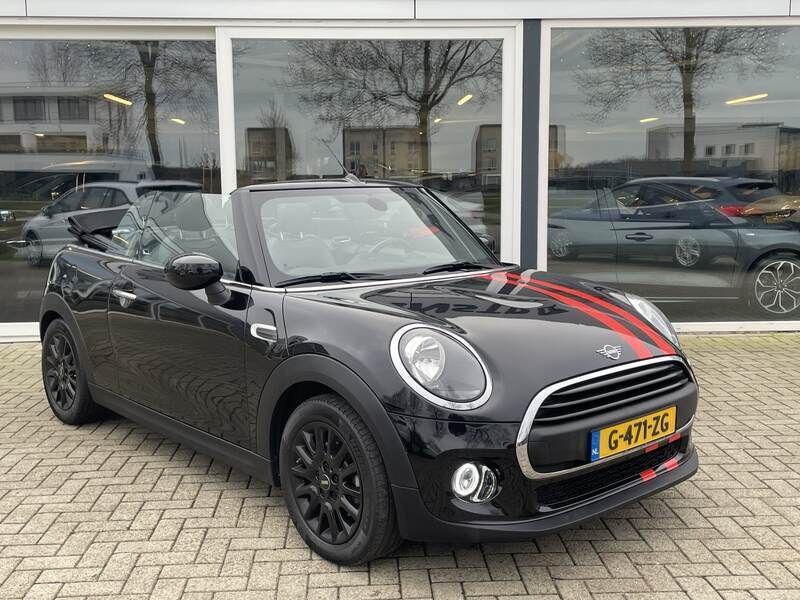 Zwart Gebruikt 2020 Mini ONE Pepper Hatchback | € 18.950 - Afbeelding 1/4