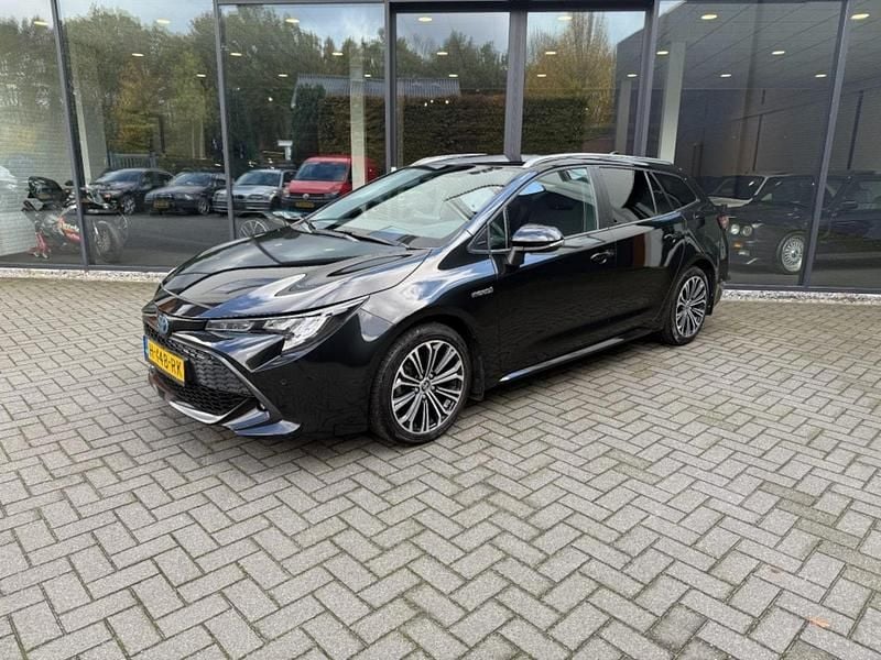 Zwart Gebruikt 2020 Toyota Corolla Plus Stationwagen | € 17.900 (Goede deal) - Afbeelding 1/4
